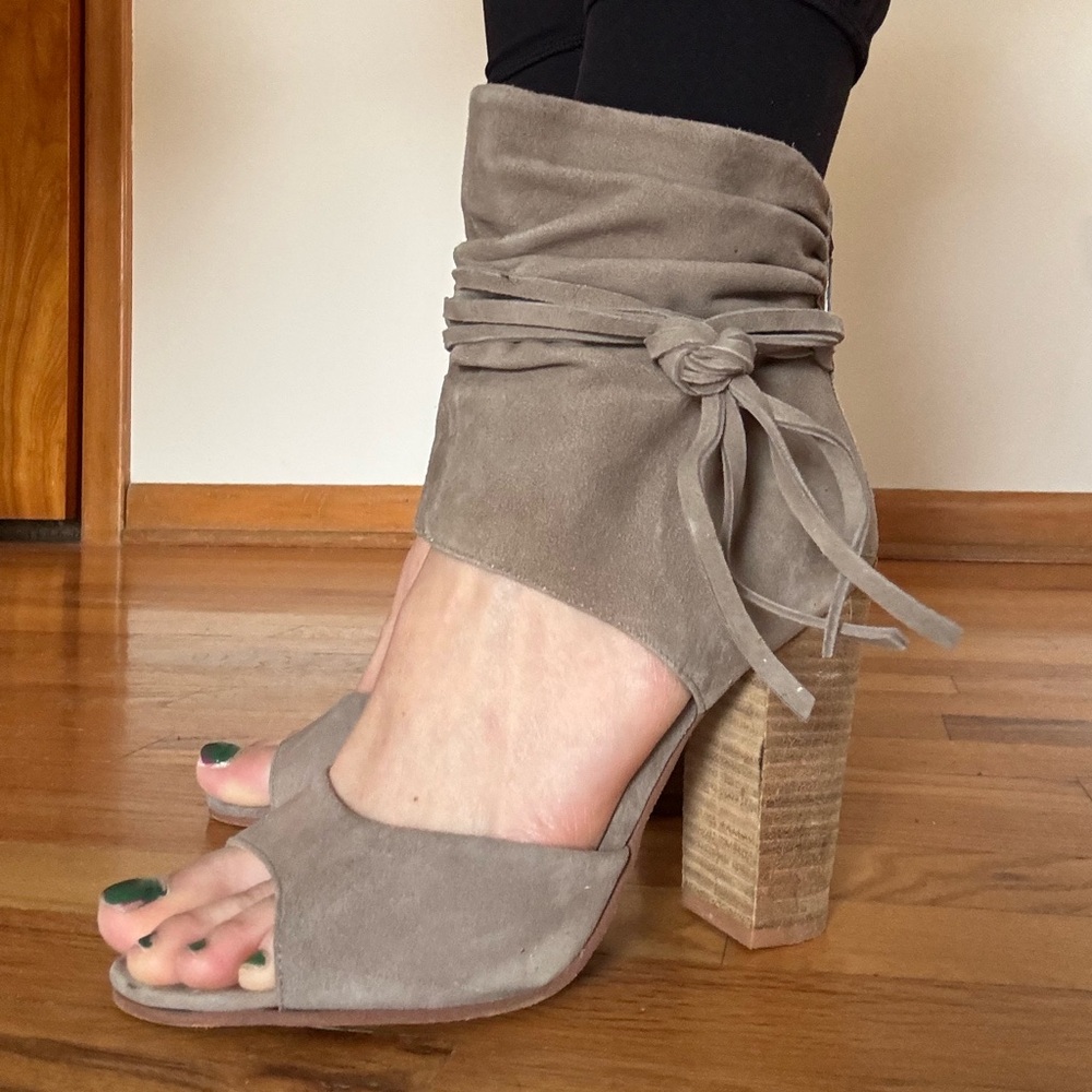 Tan Heeled Boots with Chunky Heel and Ankle Wrap
